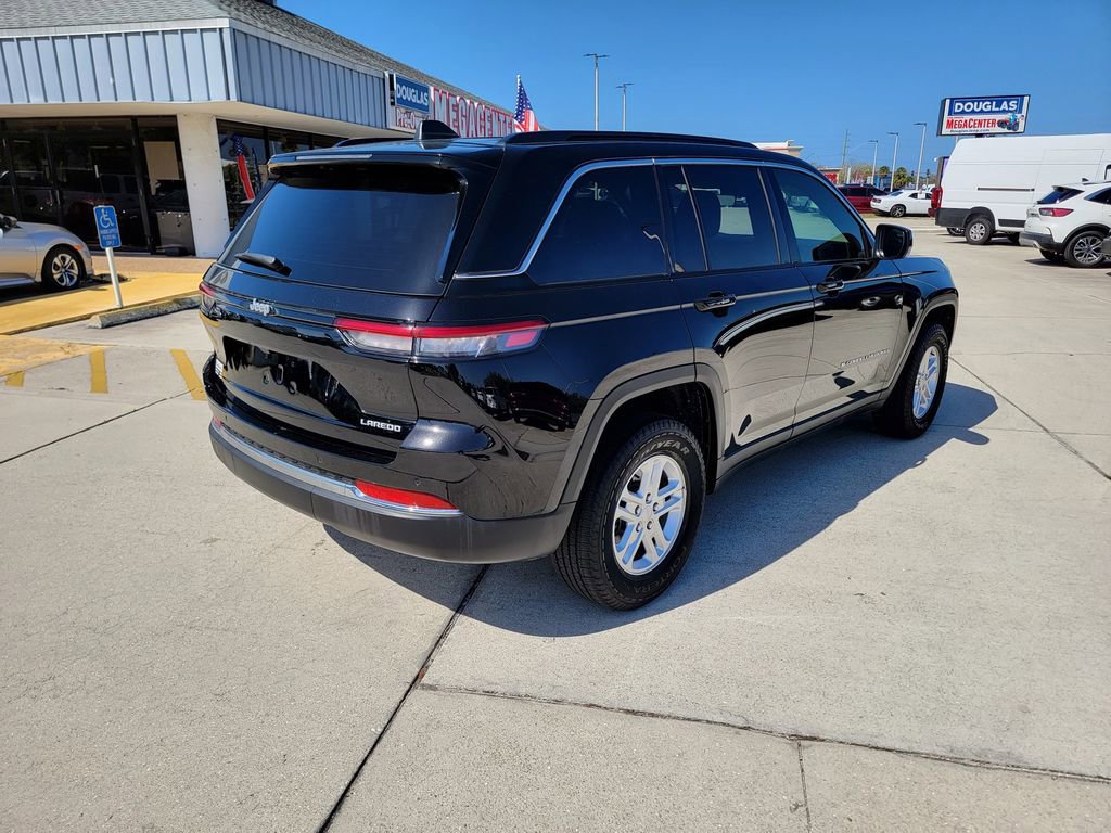 Used 2025 Jeep Grand Cherokee Laredo w/ Trailer Tow Package image 5