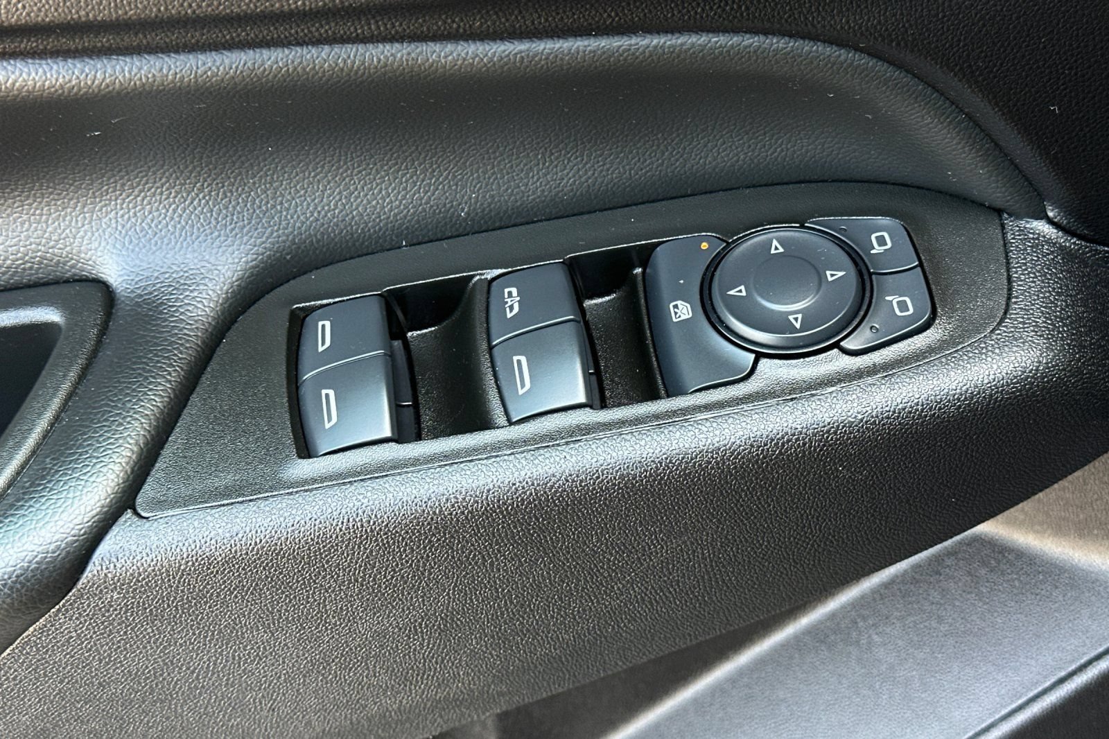 Used 2024 Chevrolet Equinox LT FWD image 12