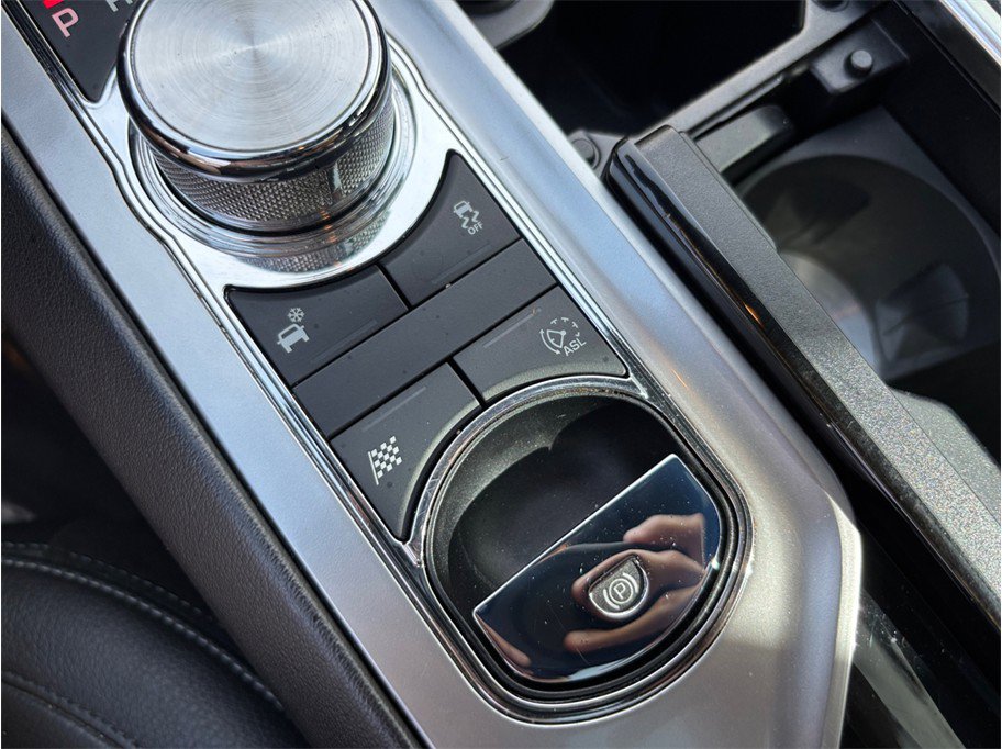 Used 2015 Jaguar XF Sport image 36