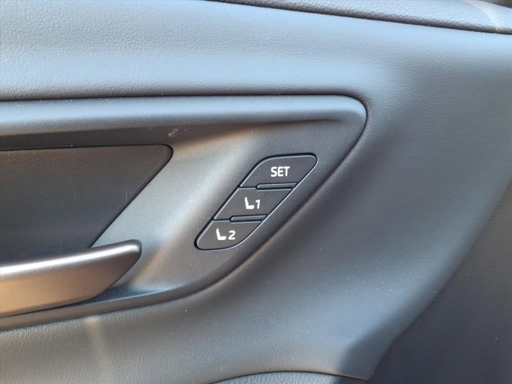 Used 2025 Toyota Crown Signia image 8