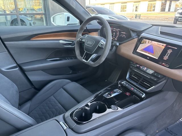 Used 2022 Audi e-tron GT Premium Plus image 13