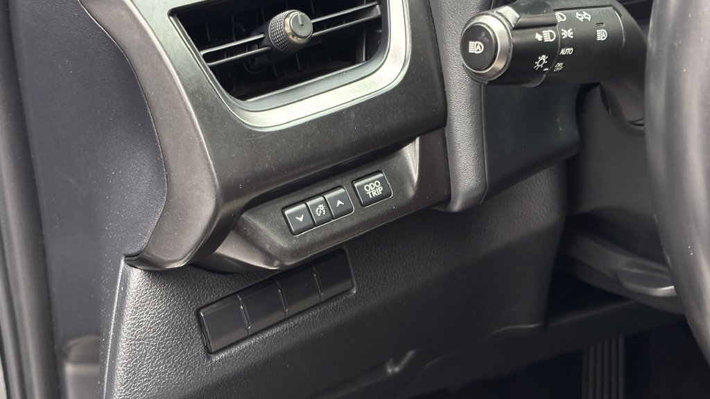 Used 2019 Lexus UX 200 w/ Accessory Package FWD image 20
