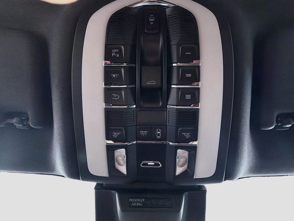Certified 2026 Porsche Macan S AWD/4WD image 26