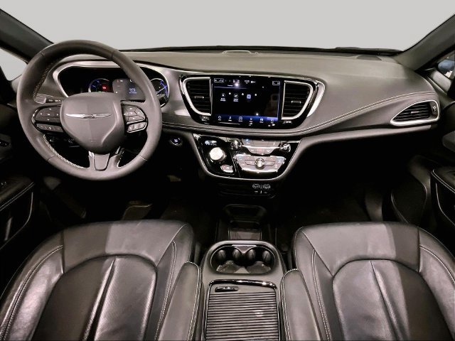 Used 2022 Chrysler Pacifica Touring-L w/ S Appearance Package FWD image 14