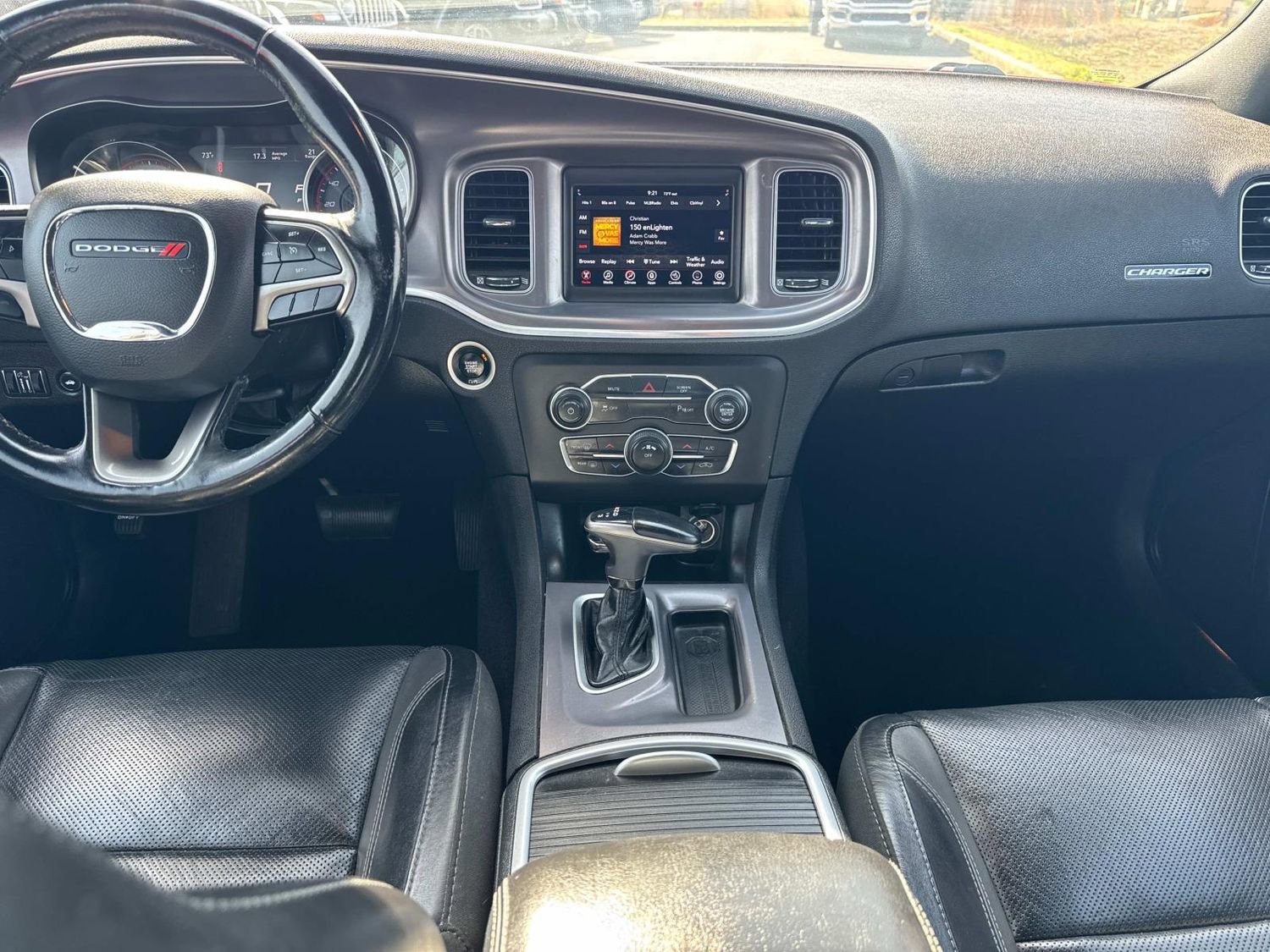 Used 2019 Dodge Charger SXT w/ Leather Interior Group image 18