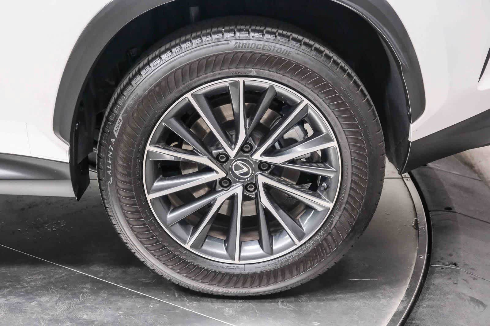 Used 2024 Lexus NX 250 FWD image 9