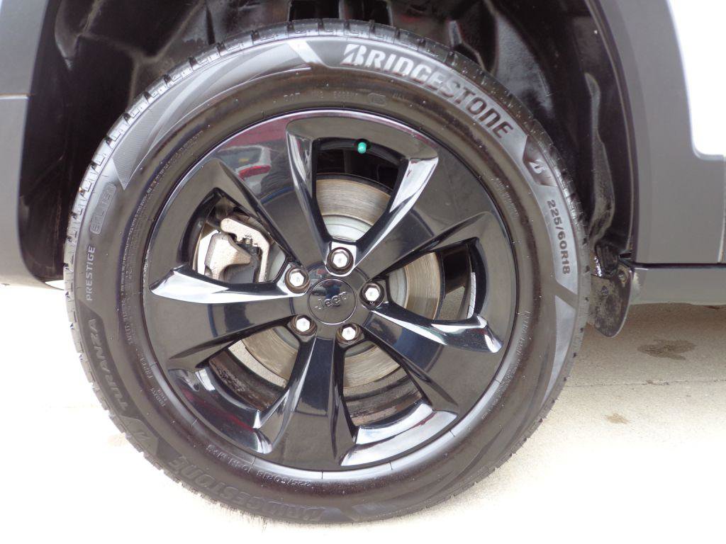 Used 2016 Jeep Cherokee High Altitude w/ Technology Group image 10