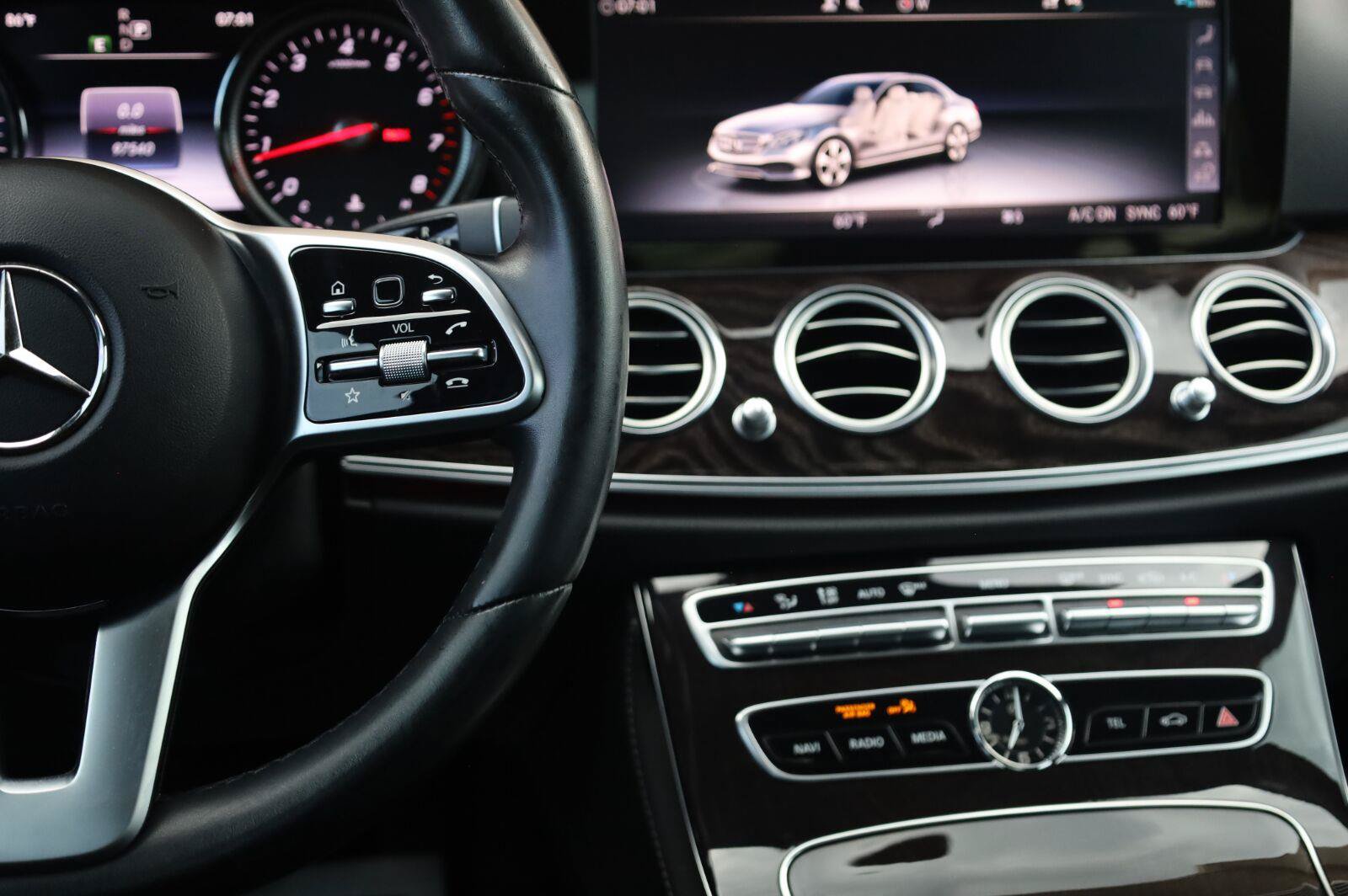 Used 2019 Mercedes-Benz E 300 image 33