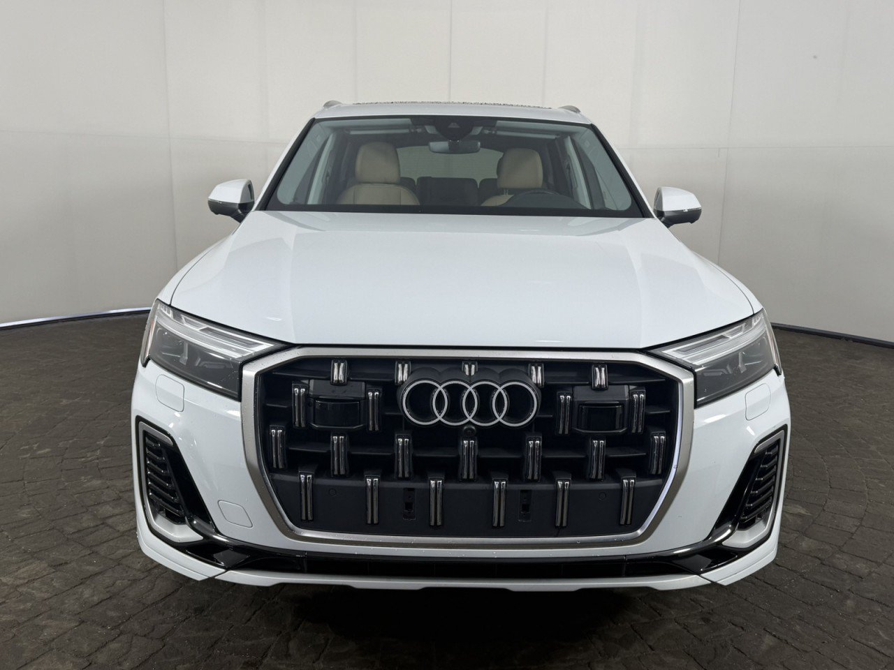 Used 2026 Audi Q7 3.0T Premium Plus w/ Premium Plus Package AWD/4WD image 2