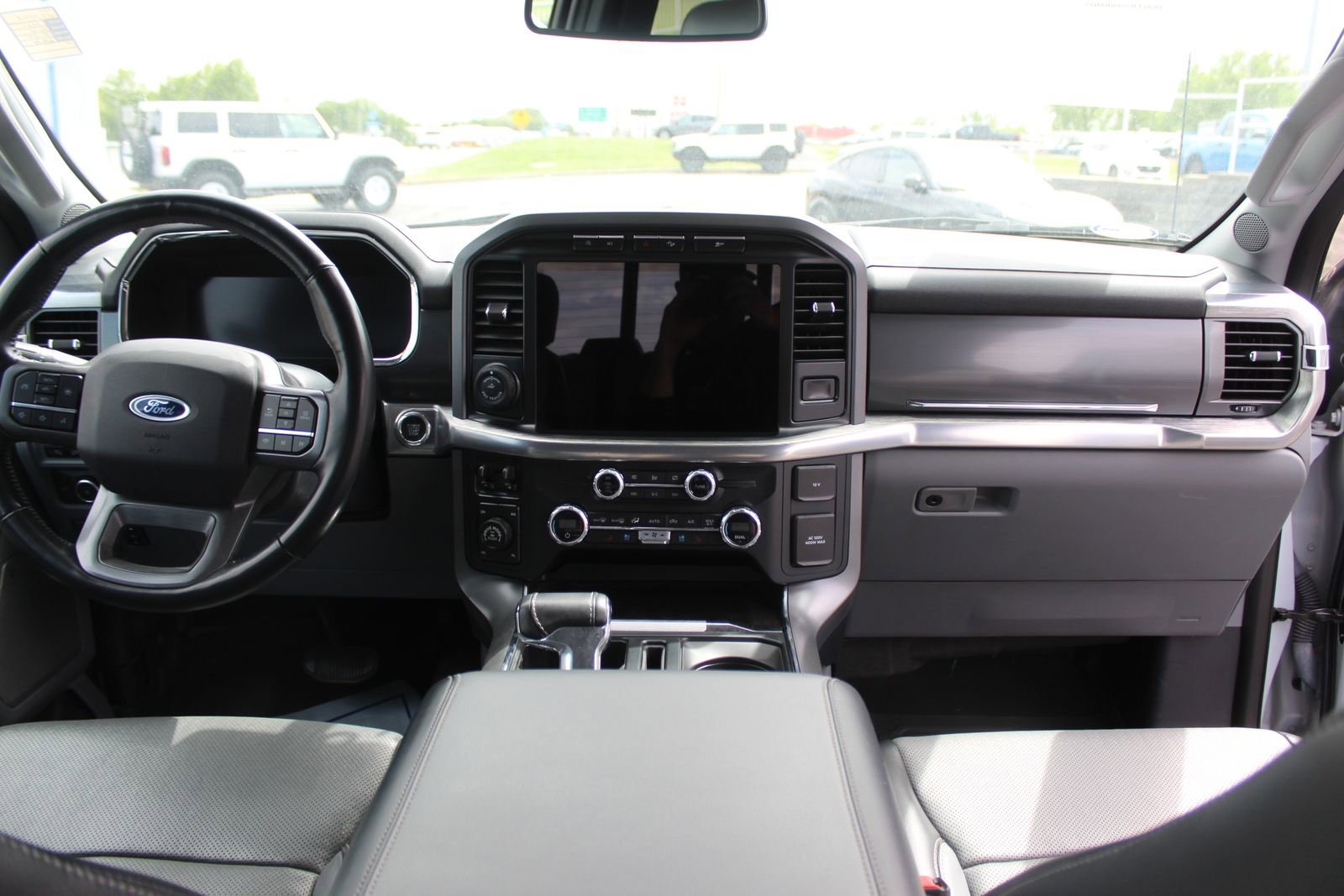 Used 2021 Ford F150 Lariat w/ Max Trailer Tow Package AWD/4WD image 17