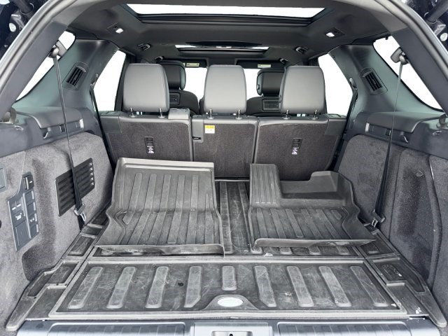Certified 2026 Land Rover Discovery Limited Edition AWD/4WD image 18