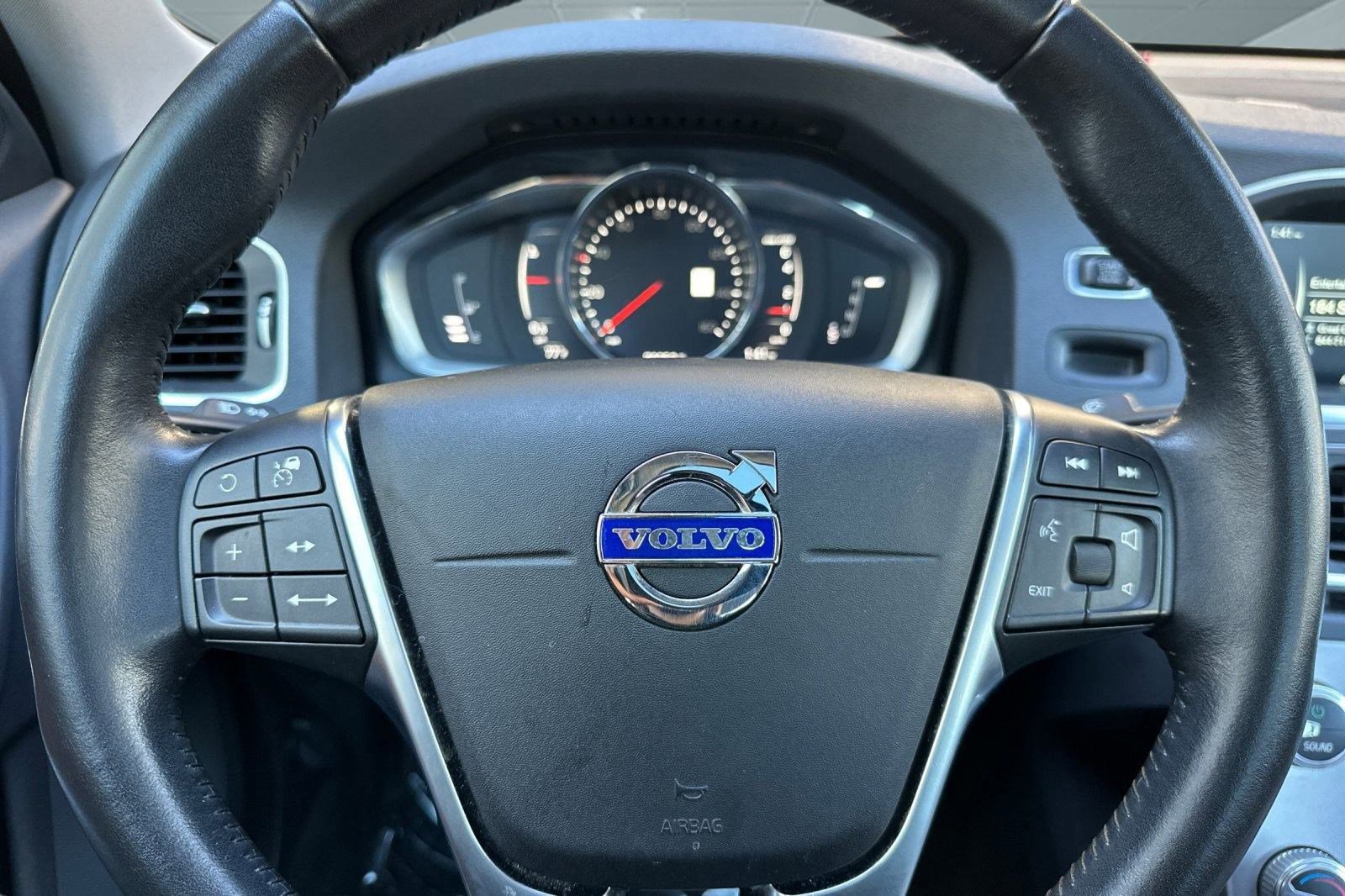 Used 2017 Volvo S60 T5 Inscription Platinum image 17