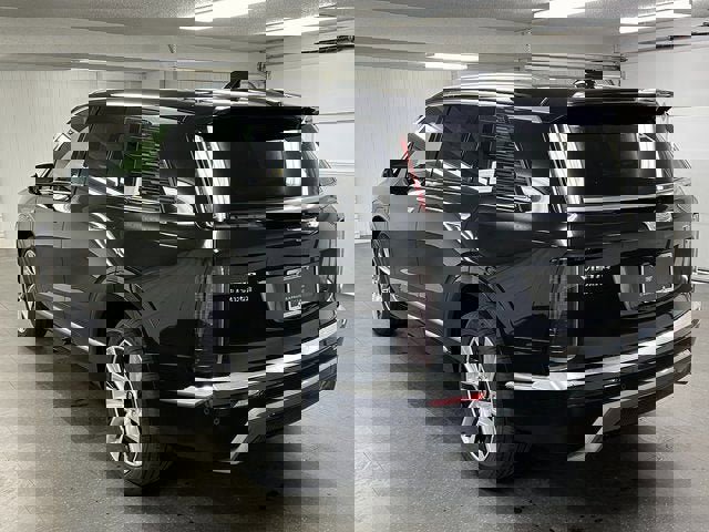 New 2026 Cadillac Vistiq Luxury w/ LPO, Floor Liner Package image 6