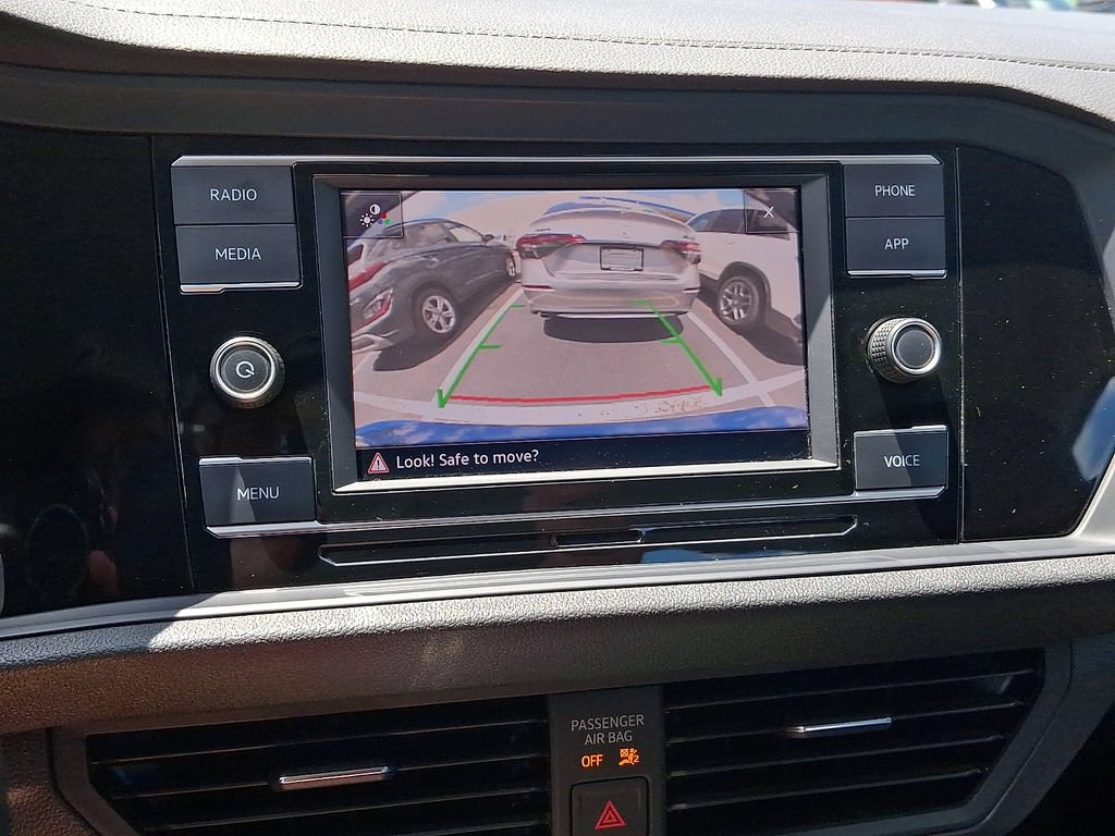 Used 2024 Volkswagen Jetta SE FWD image 4