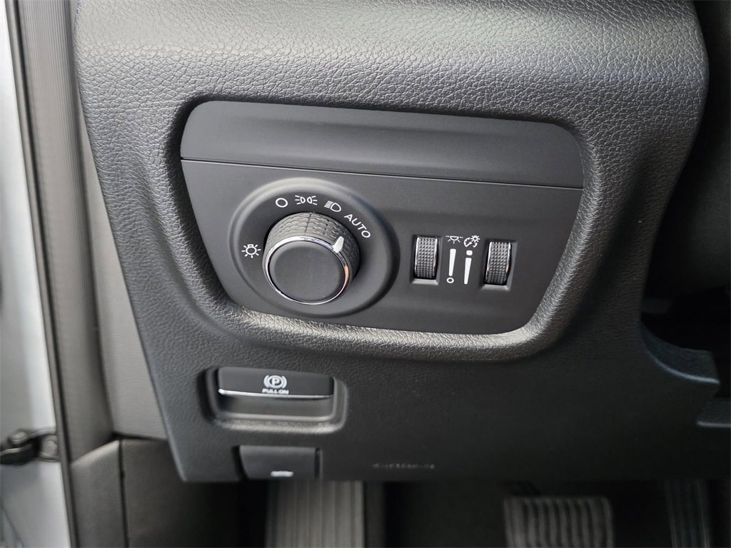 New 2025 Jeep Grand Cherokee L Altitude image 25