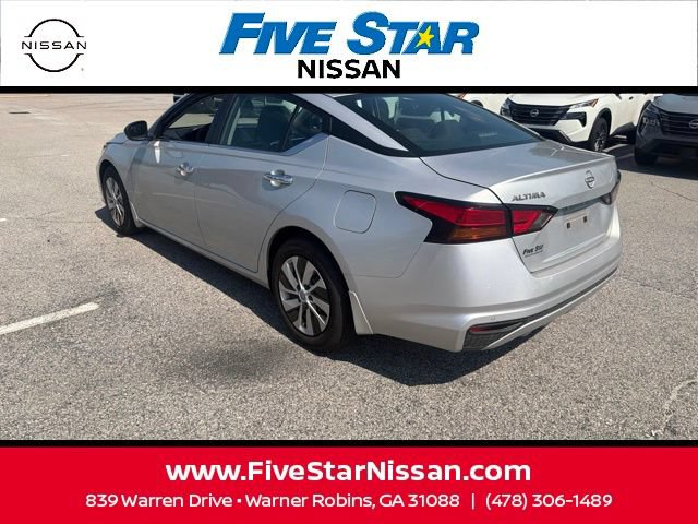 Used 2025 Nissan Altima 2.5 S FWD image 12