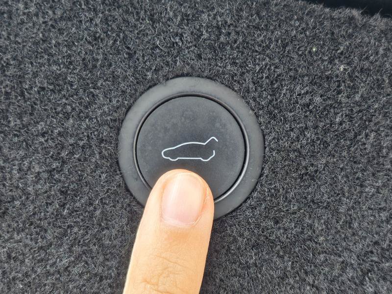 Used 2022 Tesla Model X AWD/4WD image 79