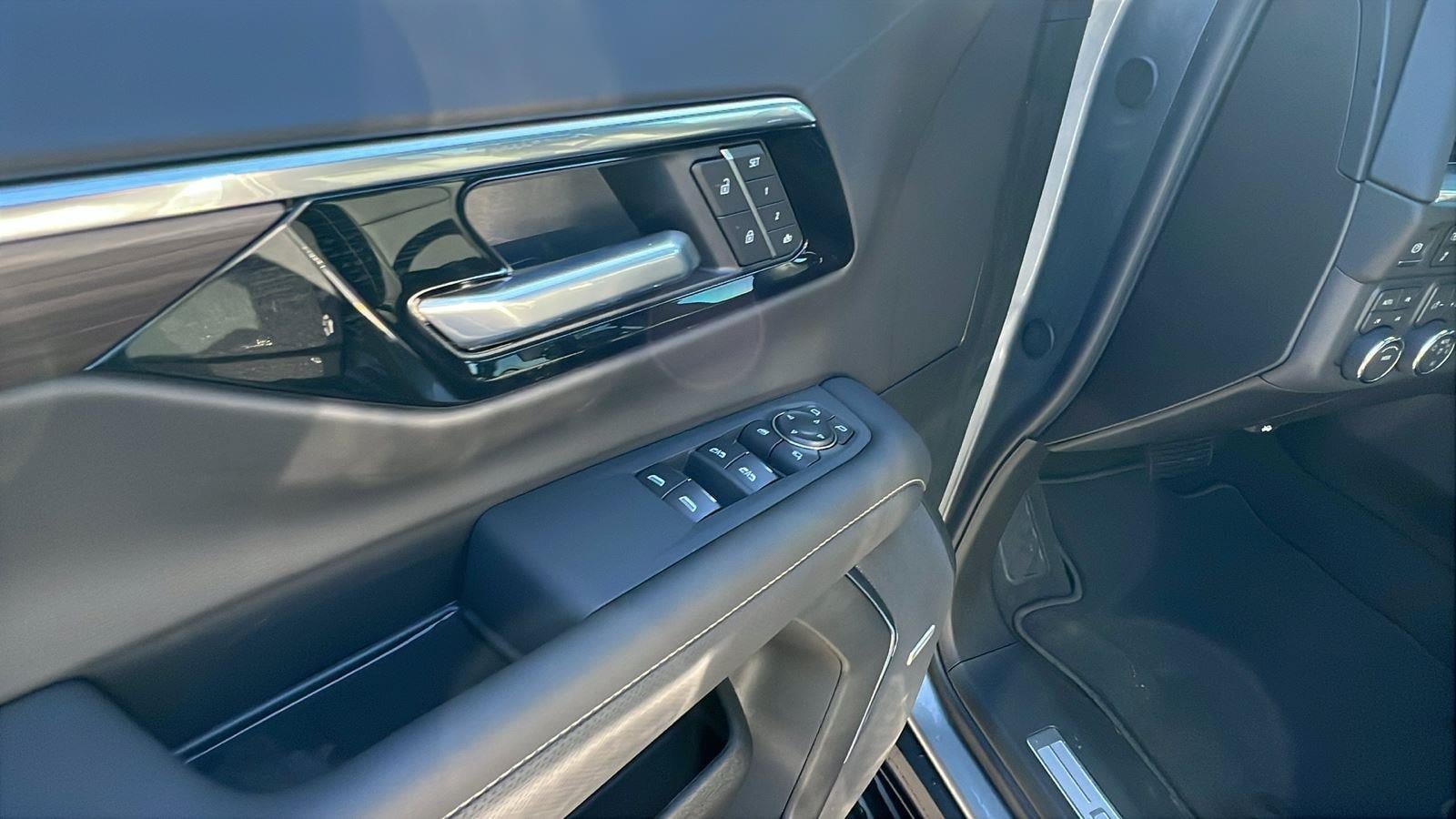 New 2026 Chevrolet Tahoe Premier AWD/4WD image 12