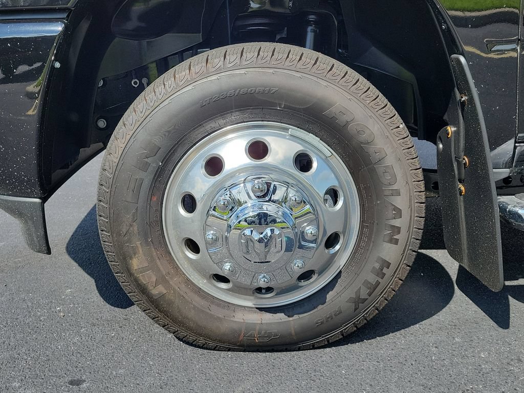 New 2026 RAM 3500 Big Horn AWD/4WD image 9