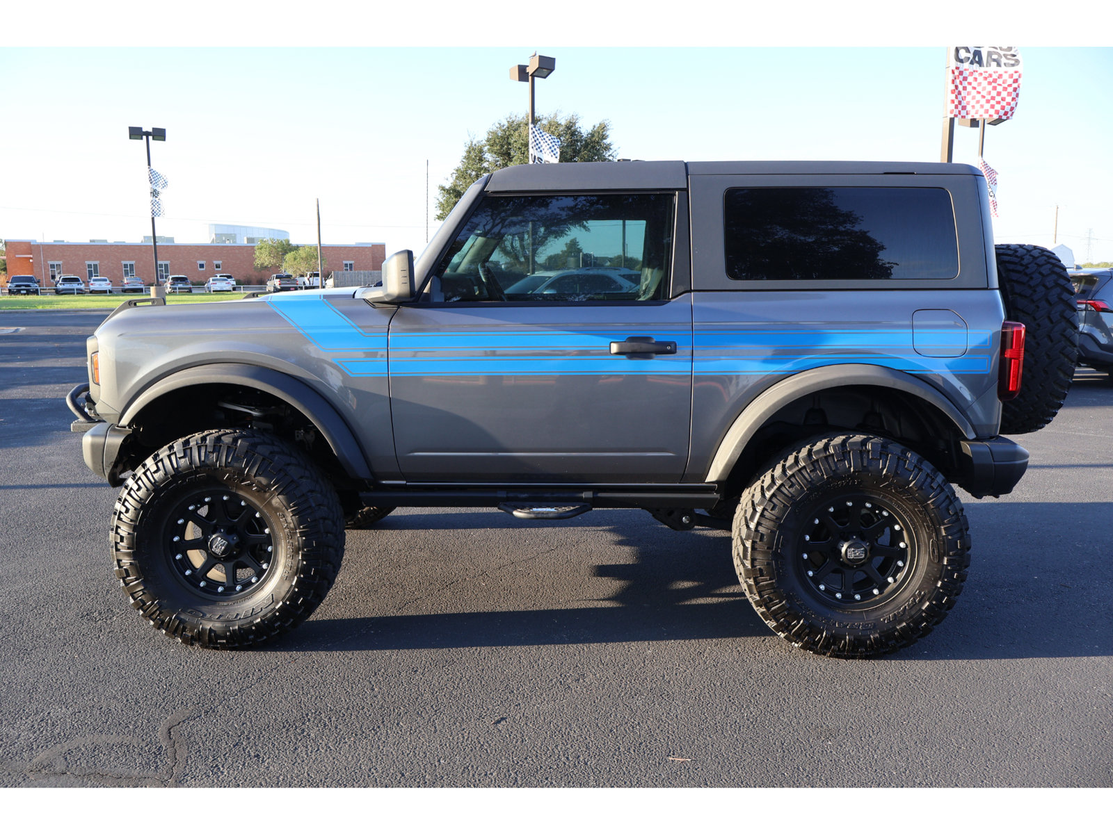 Used 2024 Ford Bronco Black Diamond AWD/4WD image 2