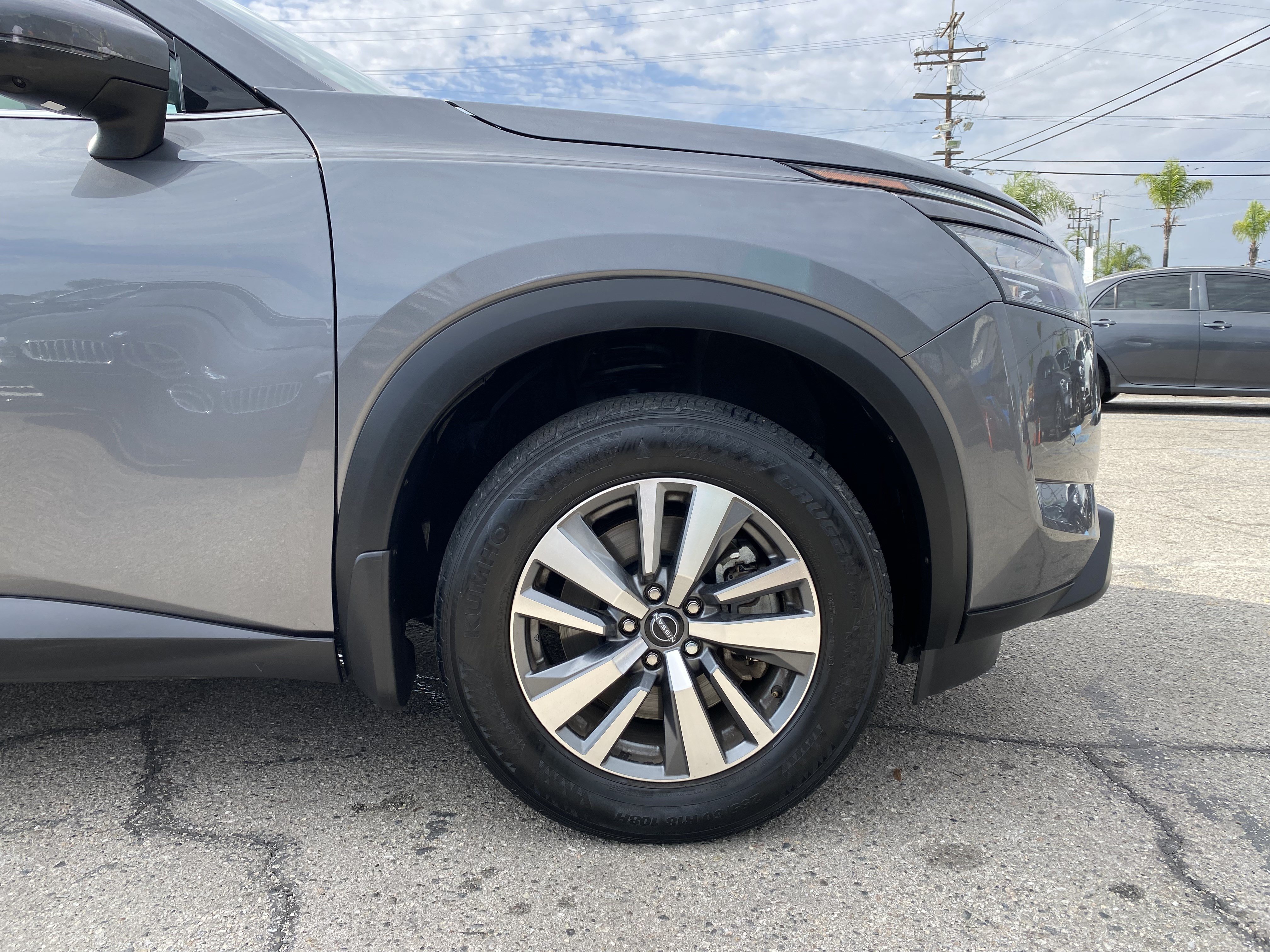 Used 2023 Nissan Pathfinder SL w/ Lighting Package (N92) FWD image 34