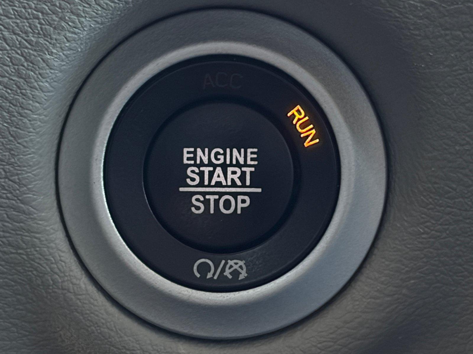 Used 2023 Chrysler Pacifica Touring-L FWD image 23