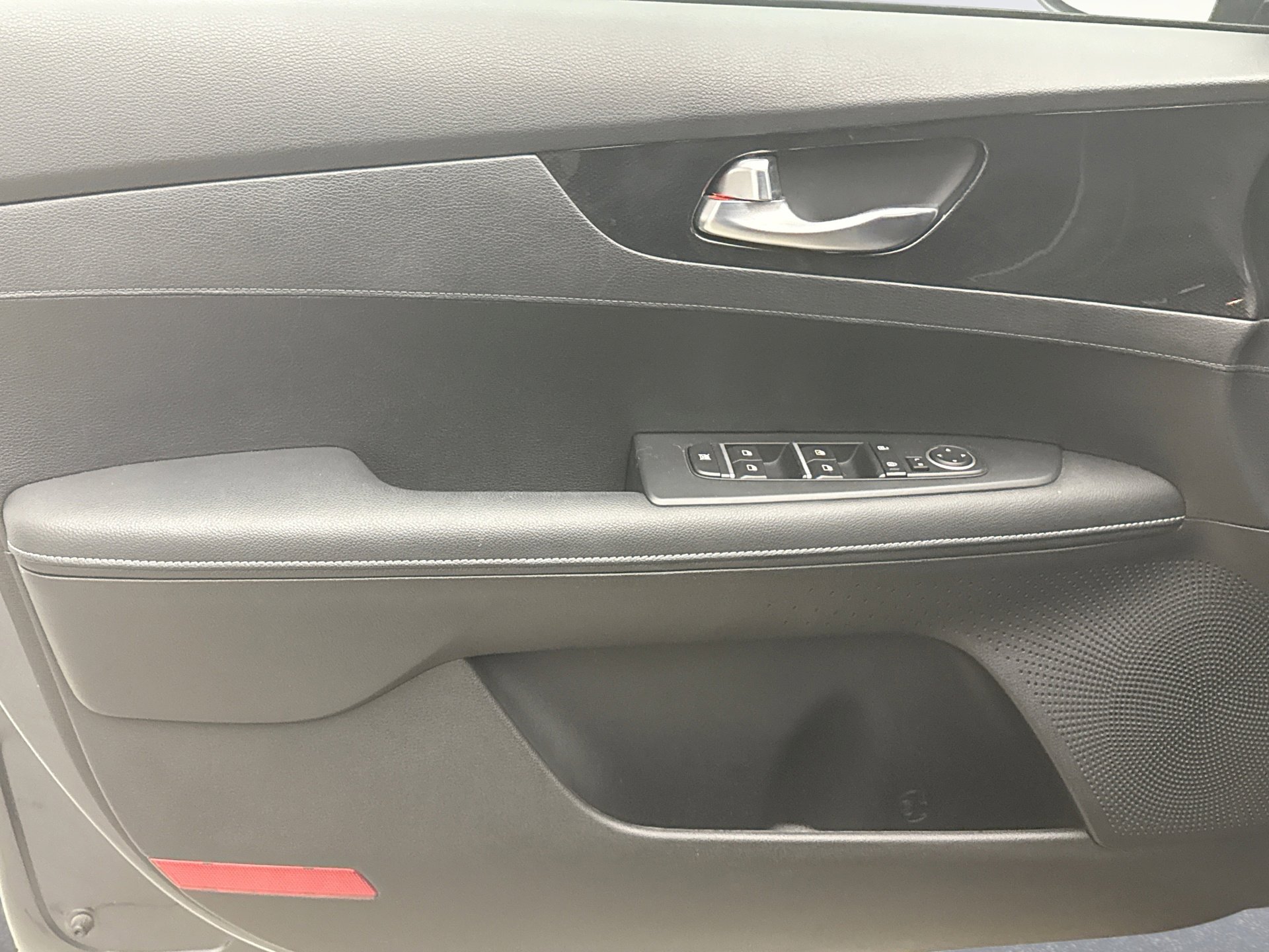 Used 2023 Kia Forte GT-Line w/ GT-Line Technology Package image 9