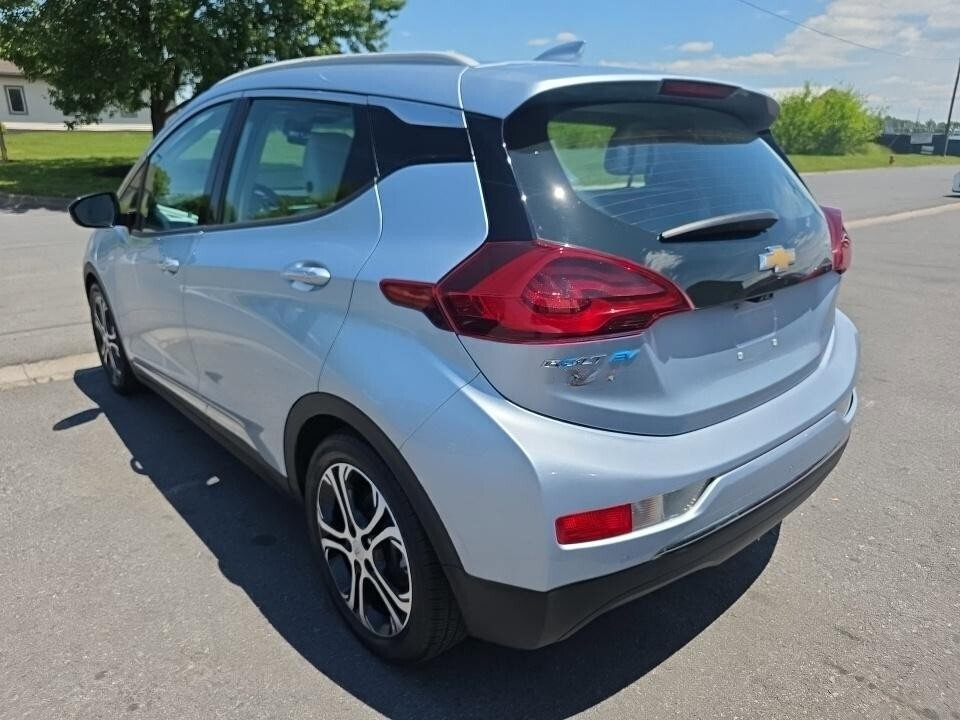 Used 2017 Chevrolet Bolt Premier FWD image 4