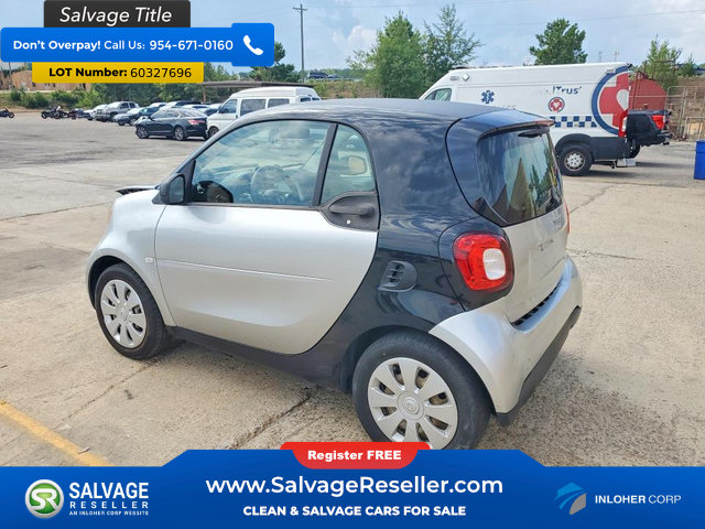 Used 2016 smart fortwo passion RWD image 3