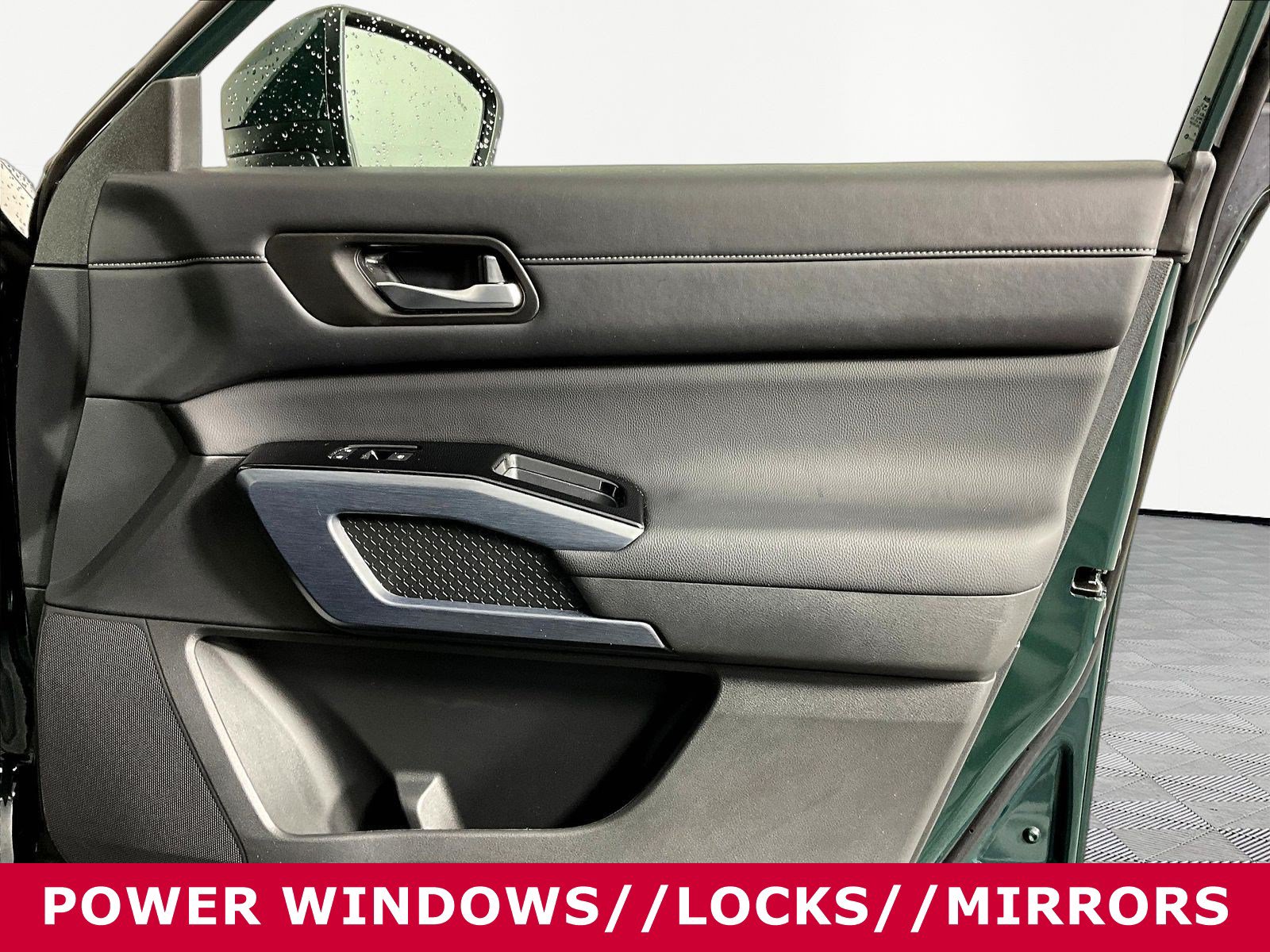 Certified 2025 Nissan Pathfinder SL FWD image 27