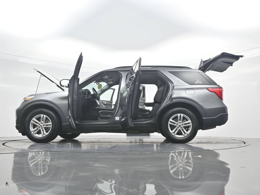 Used 2022 Ford Explorer XLT w/ Equipment Group 202A RWD image 46
