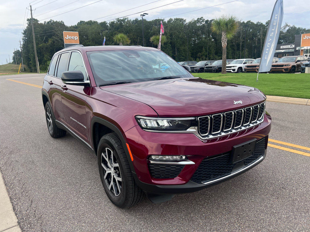 Certified 2025 Jeep Grand Cherokee Limited w/ Luxury Tech Group II