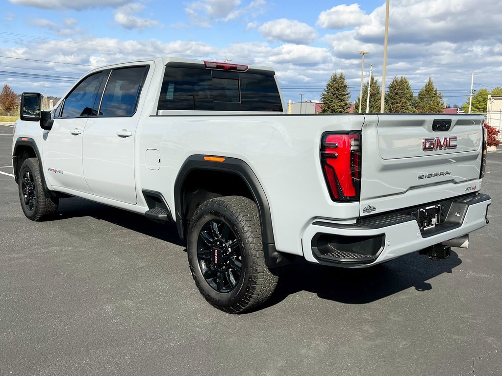 Used 2025 GMC Sierra 2500 AT4 image 12