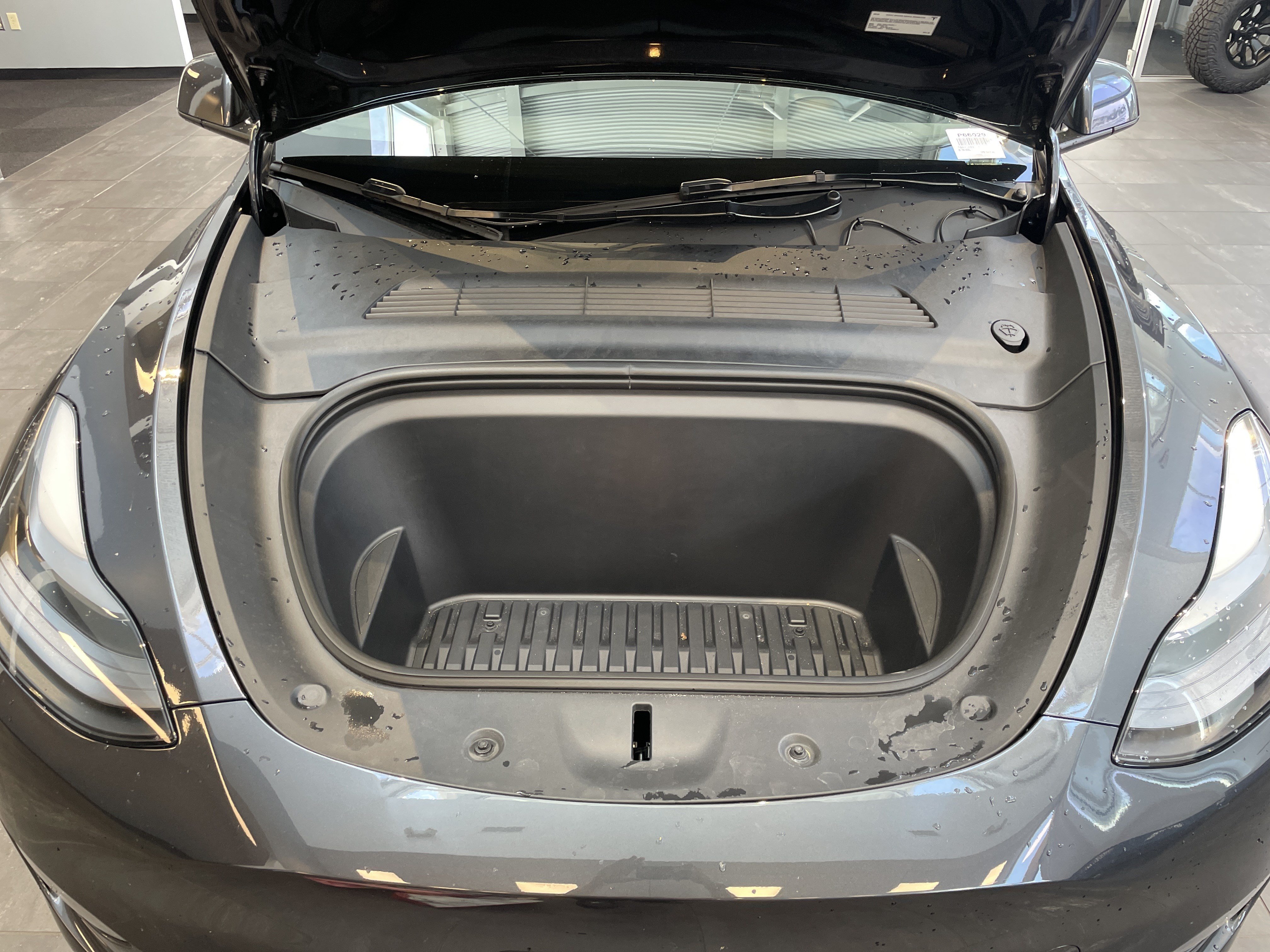 Used 2025 Tesla Model Y Long Range AWD/4WD image 38
