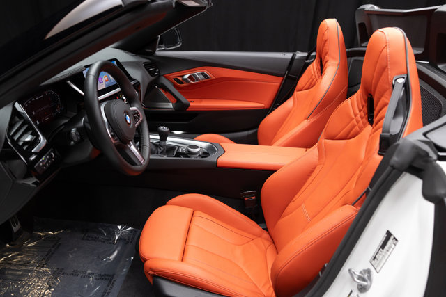 Used 2025 BMW Z4 M40i w/ Edition image 60