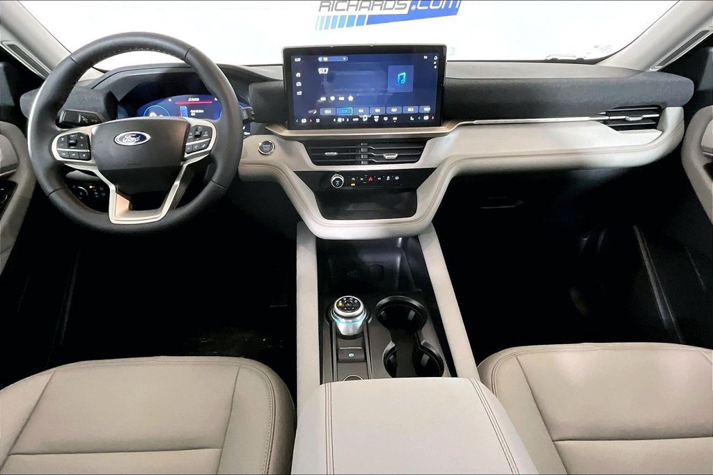 New 2026 Ford Explorer Active w/ Active Comfort Package RWD image 5