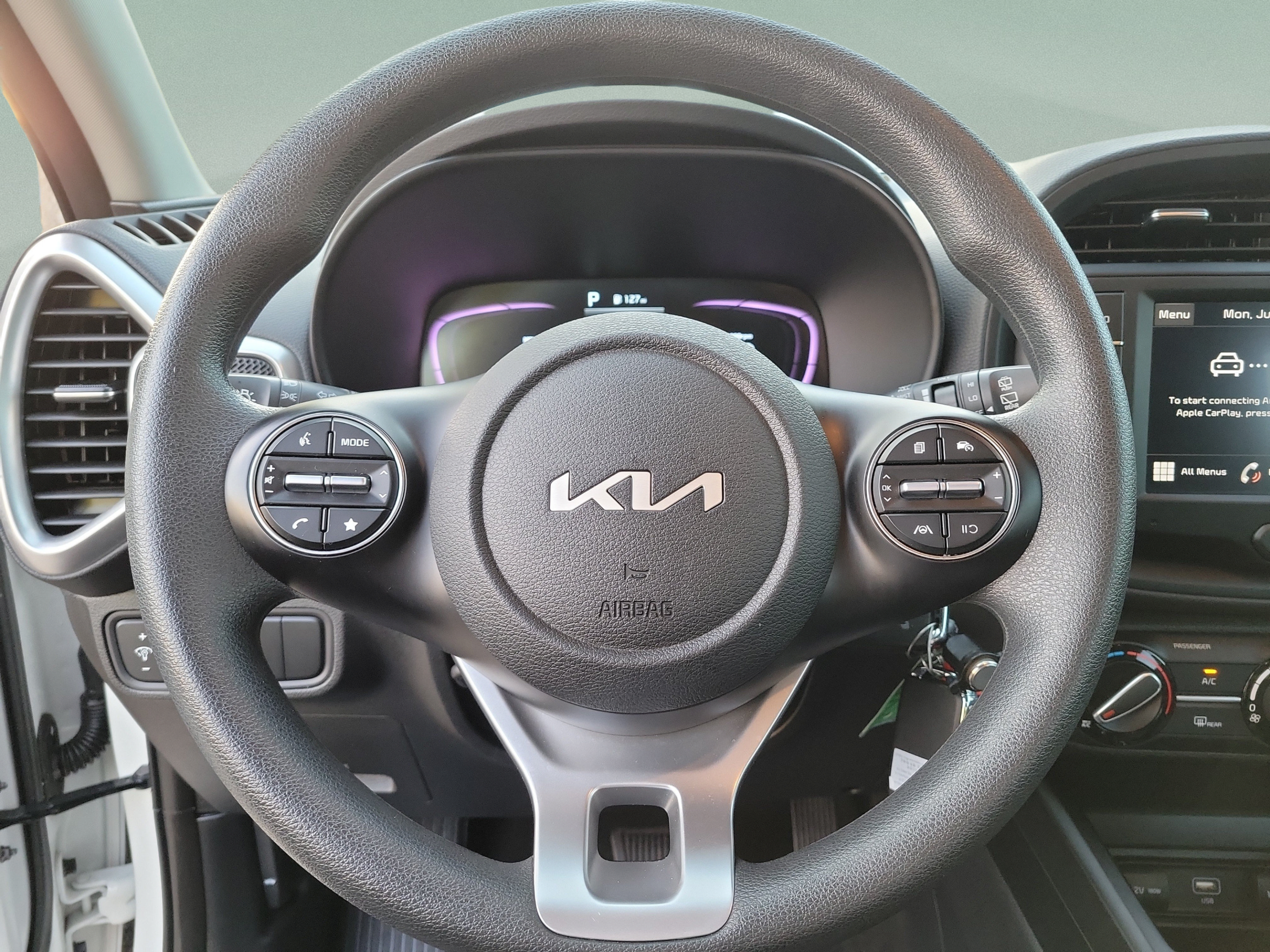 Certified 2025 Kia Soul LX w/ LX Technology Package FWD image 16