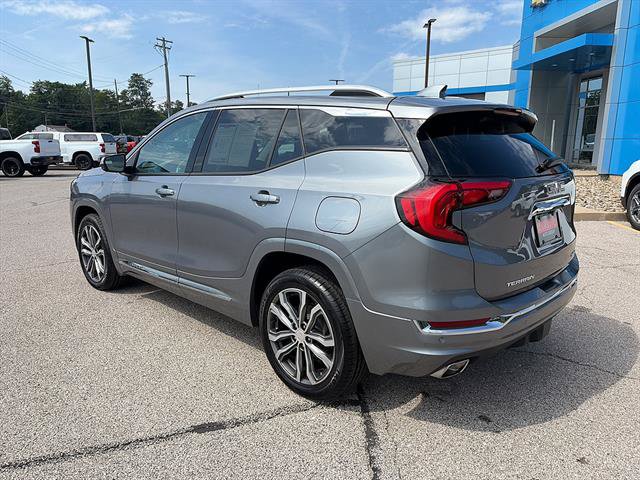 Used 2020 GMC Terrain Denali w/ Denali Premium Package AWD/4WD image 4
