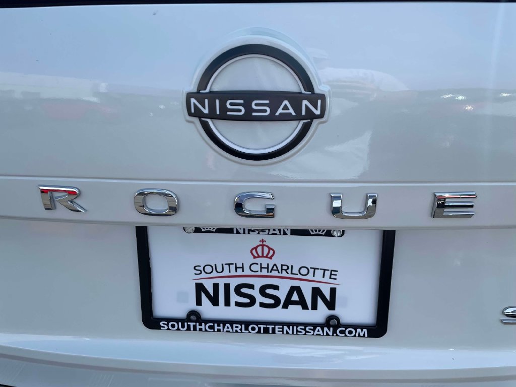 Used 2023 Nissan Rogue SL AWD/4WD image 13
