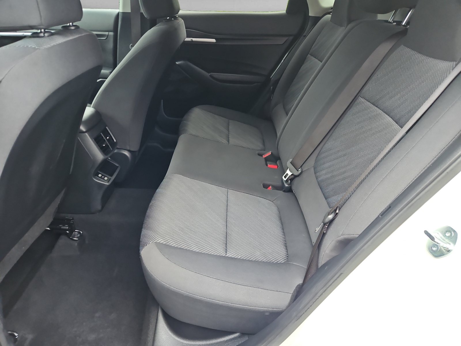Used 2024 Kia Seltos LX AWD/4WD image 14