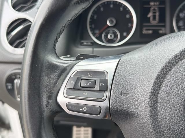 Used 2016 Volkswagen Tiguan R-Line FWD image 17