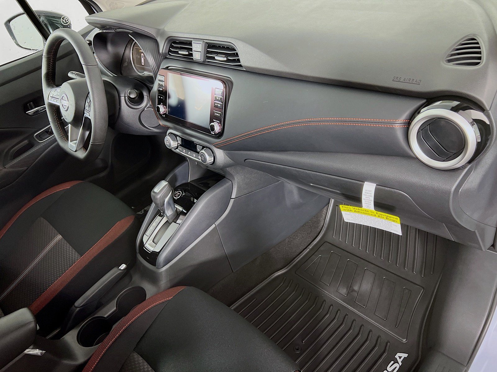 New 2025 Nissan Versa SR w/ Trunk Package FWD image 21