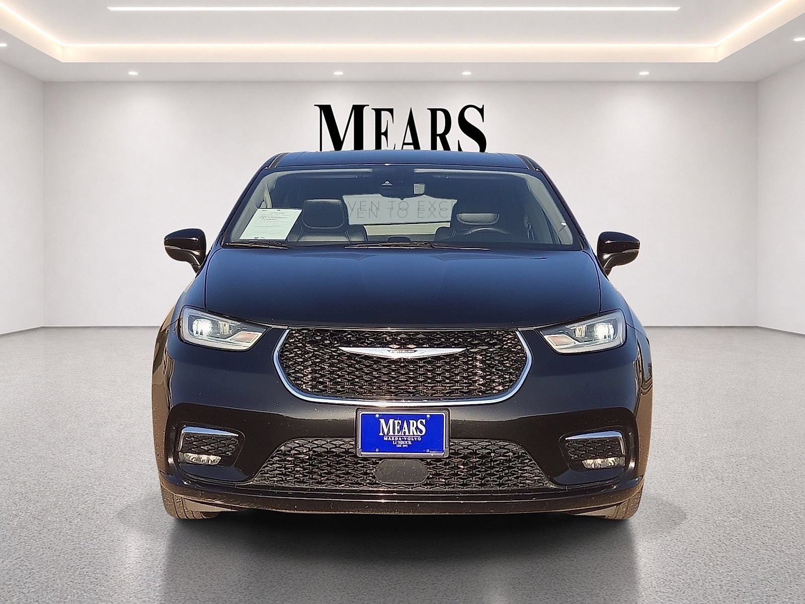 Used 2023 Chrysler Pacifica Touring-L FWD image 8