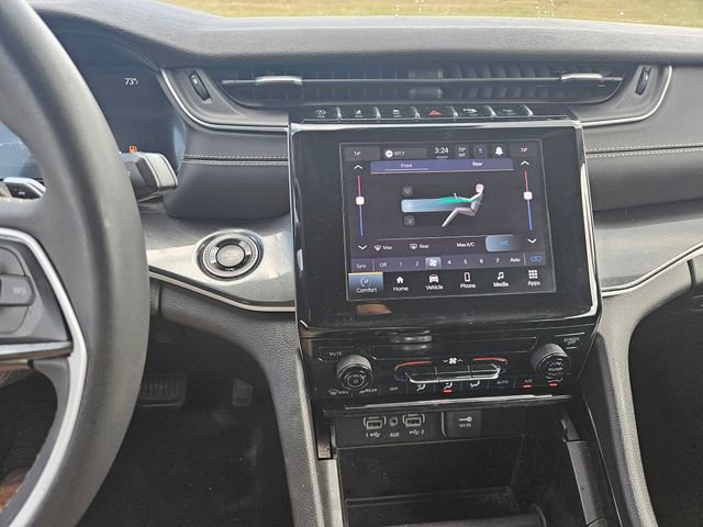 Used 2023 Jeep Grand Cherokee L Laredo AWD/4WD image 17