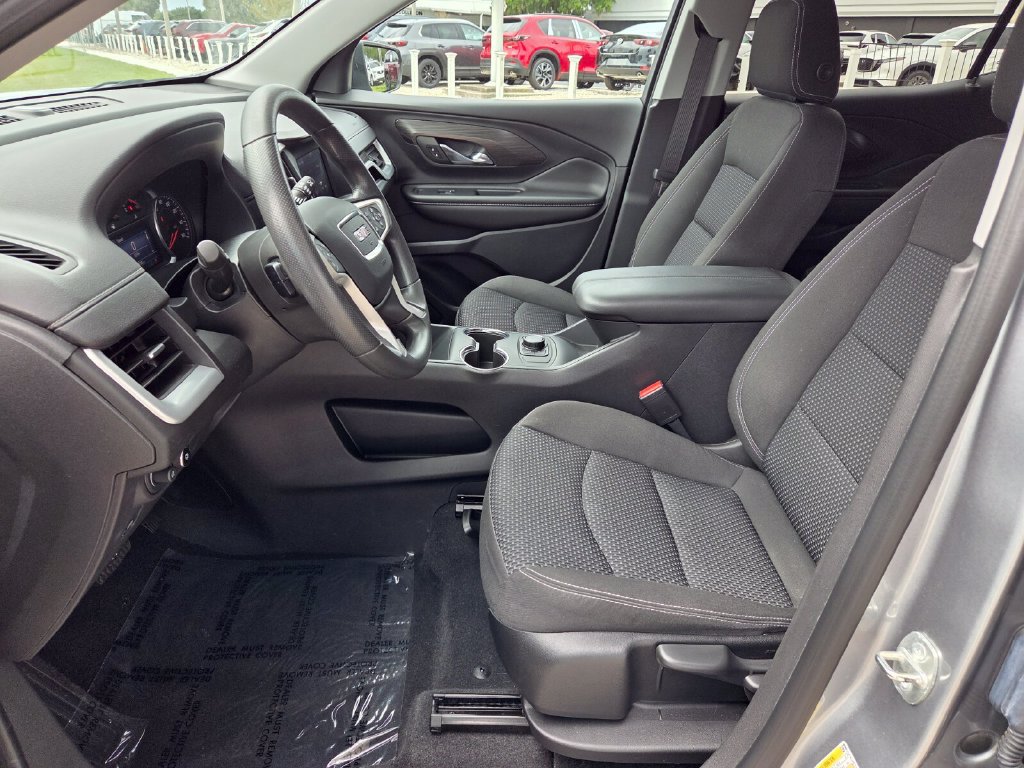 Used 2023 GMC Terrain SLE w/ Elevation Edition FWD image 3