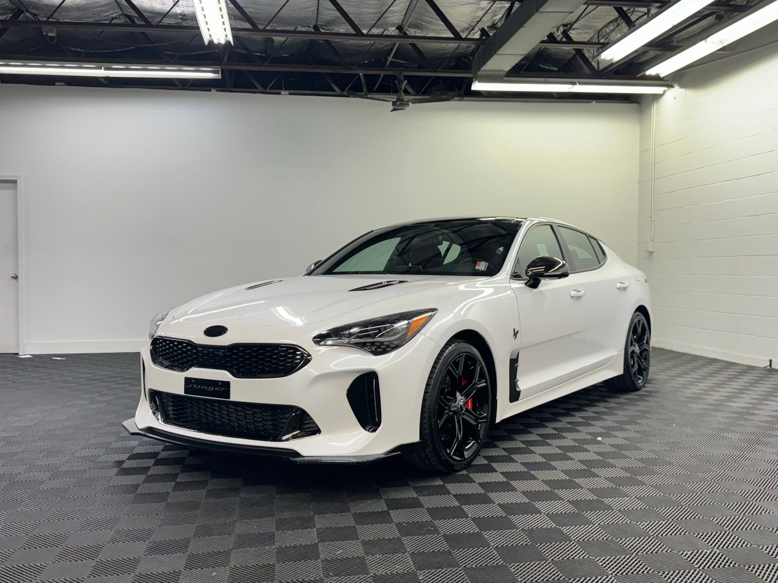 Used 2020 Kia Stinger GT2 image 1