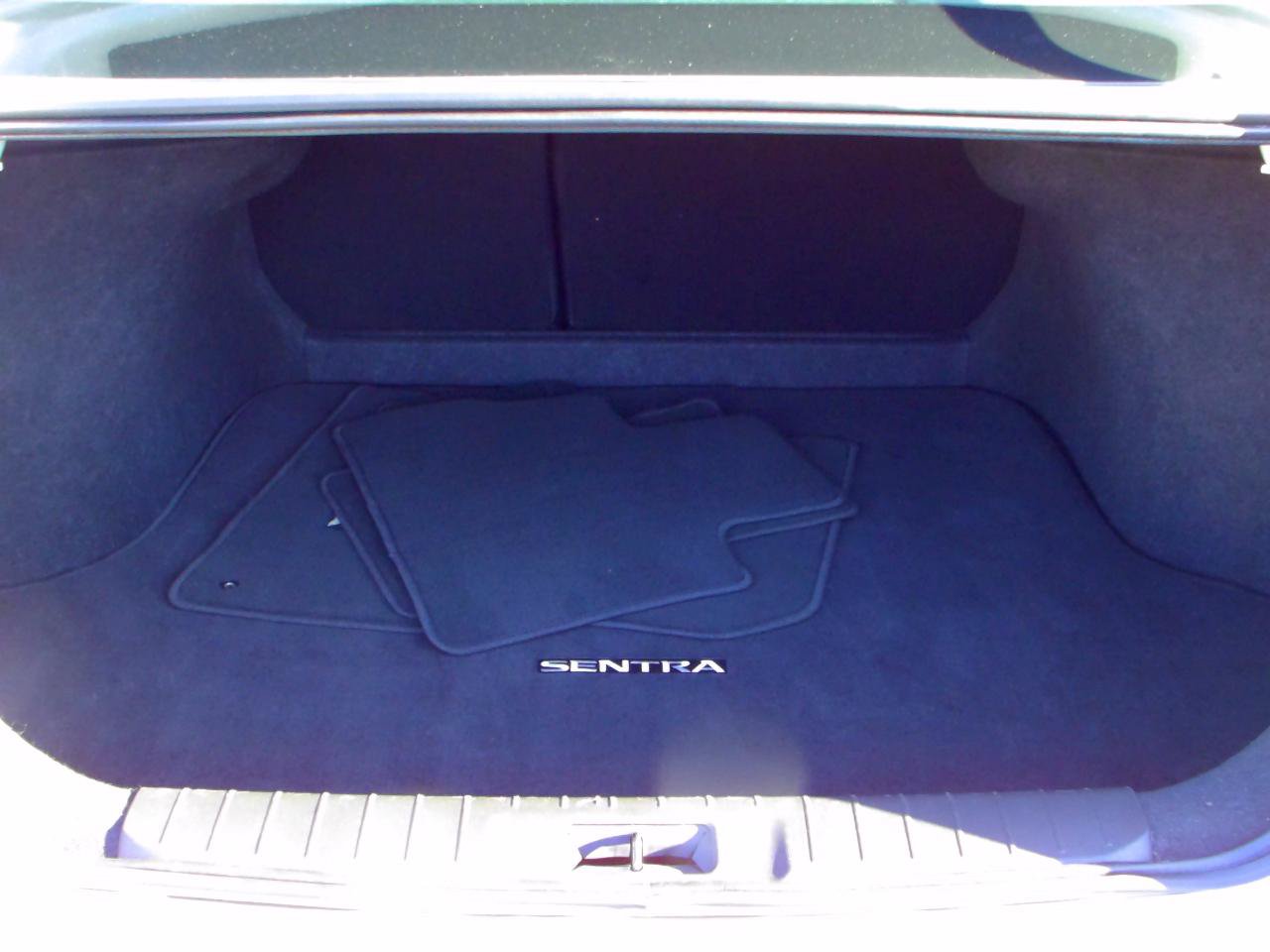 Used 2025 Nissan Sentra SV FWD image 5