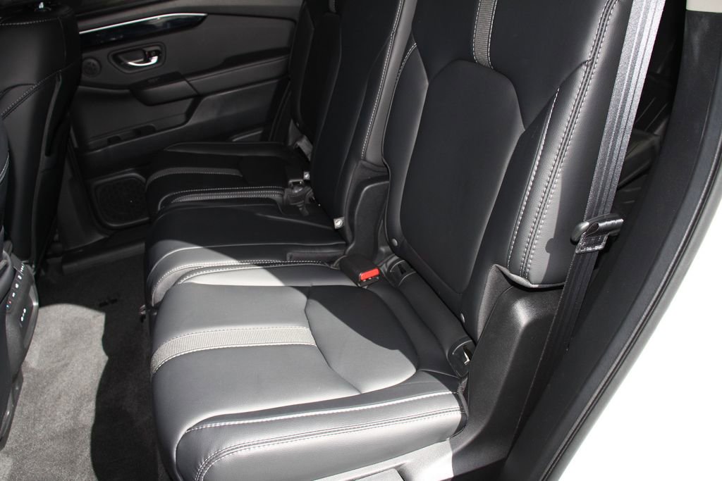 Used 2025 Honda Pilot Touring image 21