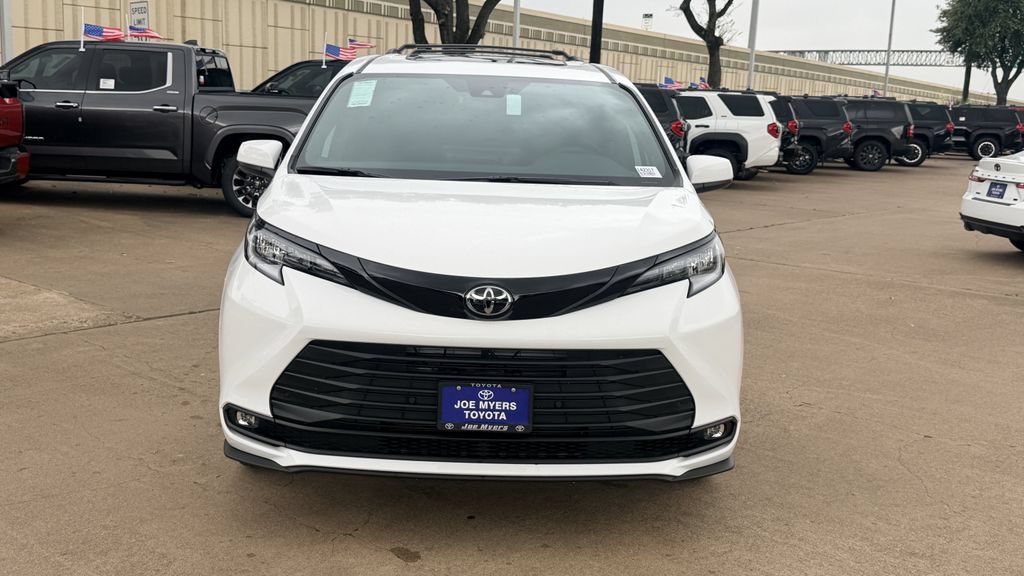 New 2026 Toyota Sienna XLE Woodland Edition AWD/4WD image 3