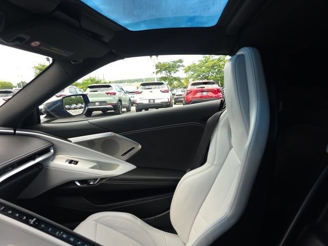 Used 2022 Chevrolet Corvette Stingray Preferred Cpe w/ Z51 Performance Package RWD image 24